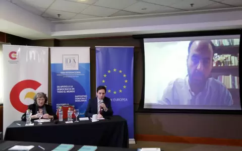Reflexionan sobre la democracia y las elecciones de Paraguay y la regi�n