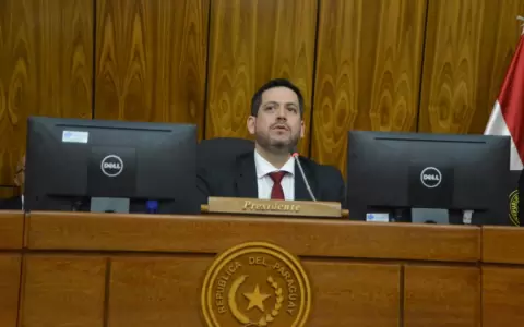 Ra�l Latorre es nuevo presidente de la C�mara de Diputados