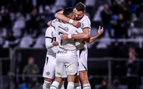 Olimpia cierra el Apertura con una goleada sobre Resistencia