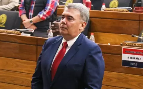 Denuncian a Godoy por un perjuicio de G. 2.500 millones en gesti�n de la Defensor�a del Pueblo