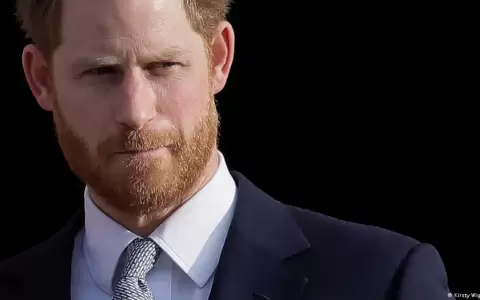 Pr�ncipe Harry acusa a tabloides de generarle "paranoia"