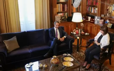 Kyriakos Mitsotakis alcanz� la mayor�a absoluta en las elecciones de Grecia y recibi� la orden de formar un nuevo gobierno