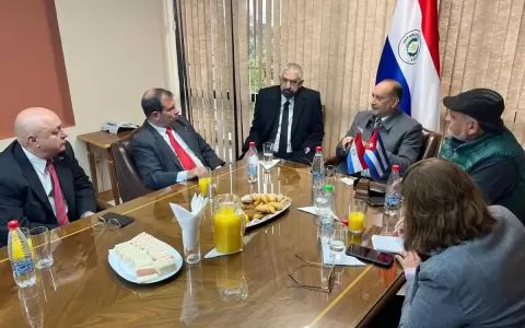 Senadores coinciden en reforzar relaciones con Cuba