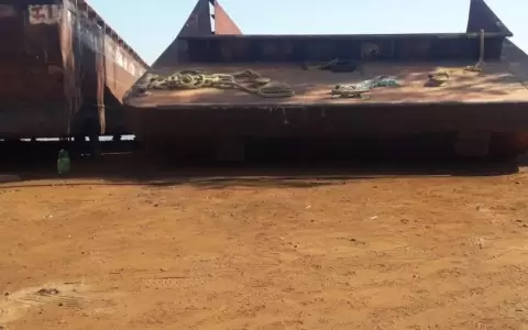 Obrero falleci� aplastado por una barcaza en la zona de Remanso