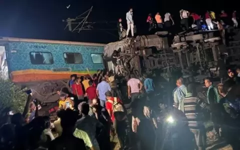 Al menos 70 muertos y m�s de 350 heridos tras un choque de trenes en India