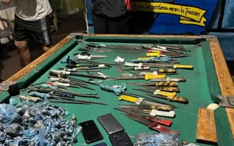 Redada exitosa en Tacumb�: drogas, armas blancas y celulares confiscados