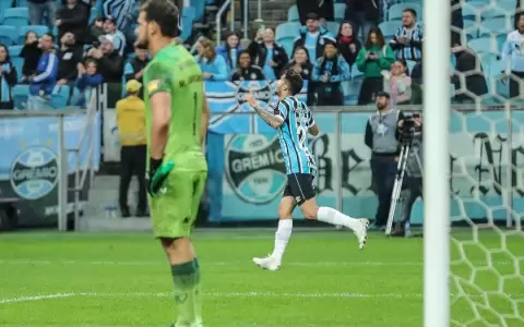 El gran gol de Math�as Villasanti en la victoria de Gr�mio