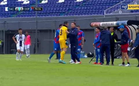 Jean Fernandes pidi� cambio tras el gol de penal de Tacuary