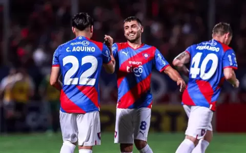 Ricardo Tavarelli: �Cerro Porte�o se merece llegar a una final�