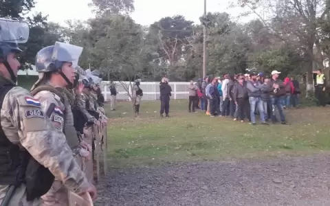 Detienen a varias personas que ven�an a manifestarse durante juramento de legisladores