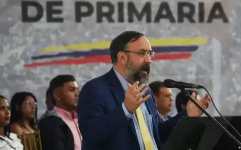 Admiten en Venezuela a 14 candidatos para primarias