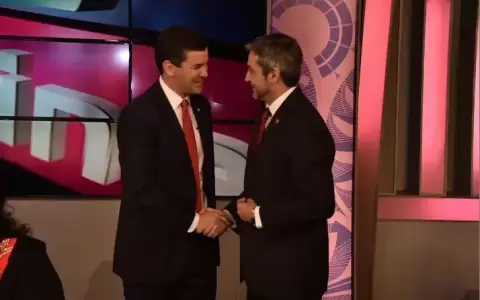 �Que deje de llorar�, pide Abdo a Pe�a sobre licitaciones