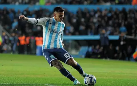 Mat�as Rojas convierte de tiro libre en su despedida de Racing
