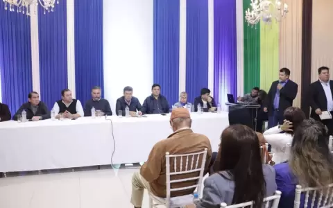 Reuni�n de liberales: Alegre acepta elecciones en el PLRA