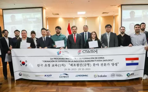10 j�venes profesionales parten a Corea del Sur para capacitarse en el sector automotriz