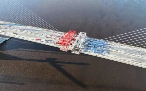 Preparan hormigonado de la �ltima dovela del puente H�roes del Chaco