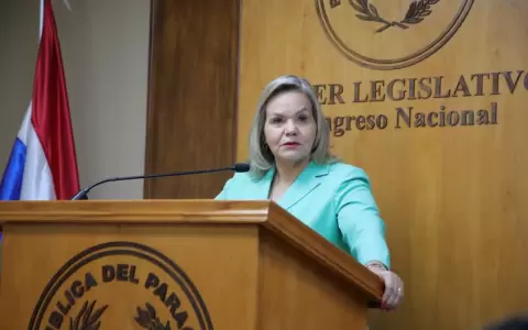 Samaniego ratifica su posici�n de "independiente" a pesar de acuerdo con Pe�a