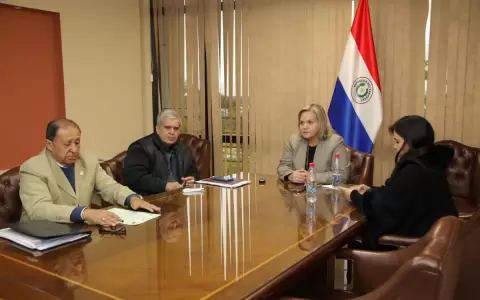 Halley se disculpa con Samaniego por asociarla a crisis del IPS