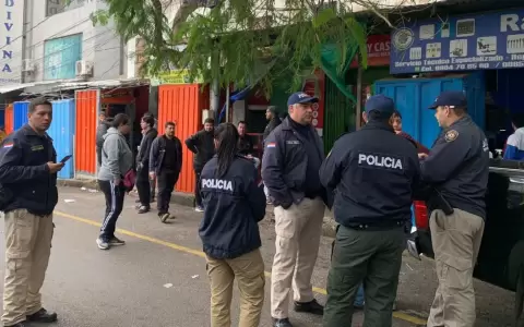 Realizan allanamientos en conocida galer�a del Mercado 4 por denuncias de hurtos