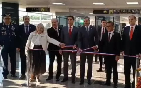Presidente inaugura ampliaci�n en el espig�n norte del aeropuerto Silvio Pettirossi