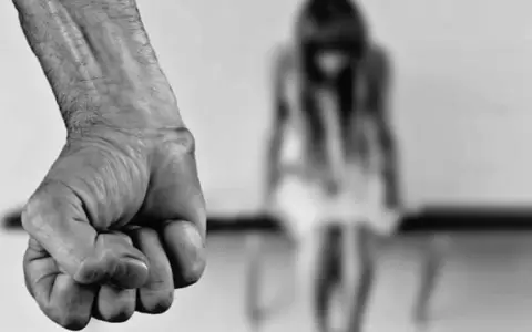 Procesan a un hombre por fracturar el brazo a su esposa durante discusi�n