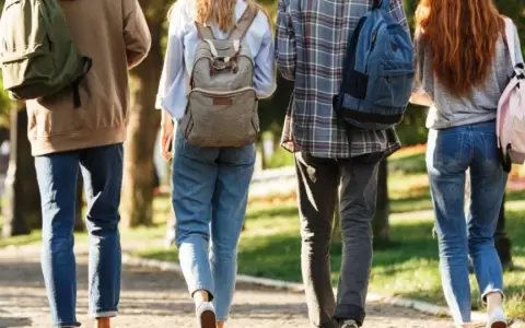 Abdo promulga ley para agilizar t�tulos universitarios