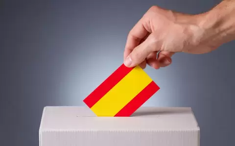 Espa�a: elecciones generales con dos bloques muy igualados en intenci�n de voto
