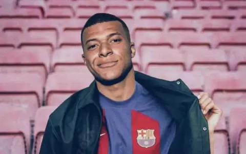 �Kylian Mbapp� al Barcelona?