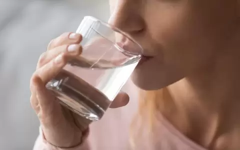 Qu� otras dos bebidas son tan sanas como el agua, seg�n los expertos de Harvard