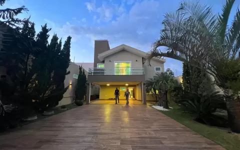 Operativo "Pavo Real": allanan vivienda de la fiscal Uemura y detienen a su esposo