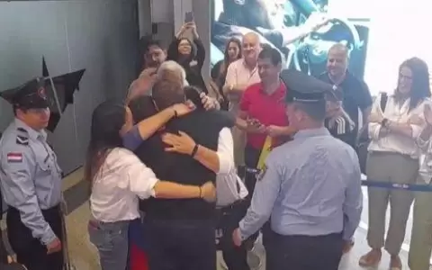 Juan �ngel Napout ya est� en suelo guaran�: "no pienso volver a la dirigencia"