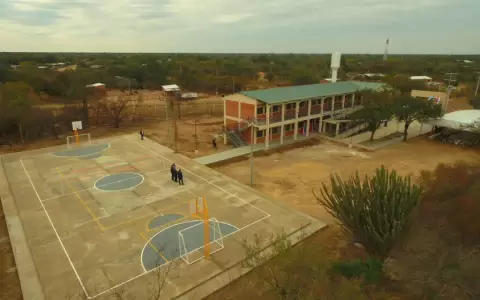 Inauguran obras en el emblem�tico Colegio Mariscal Estigarribia de Boquer�n