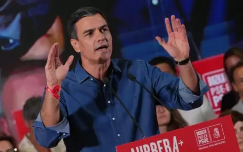 Elecciones en Espa�a: pol�mica por una lona anti VOX en el d�a del Debate a 3 en RTVE
