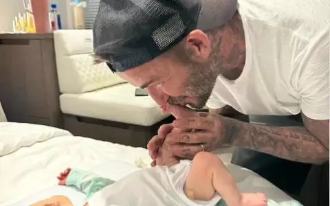 David Beckham conoce al beb� de Marc Anthony y Nadia Ferreira