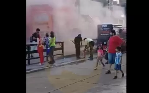 Principio de incendio en local de comida r�pida en la Expo