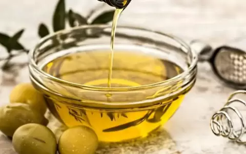 Aceite de oliva en ayunas: el secreto para bajar de peso y acelerar el metabolismo