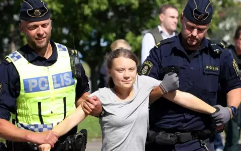 Activista Greta Thunberg, condenada a una multa por desobedecer a la polic�a