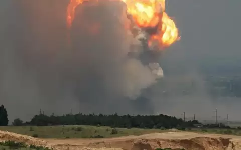 Evacuaciones en Crimea por un gran incendio en base militar