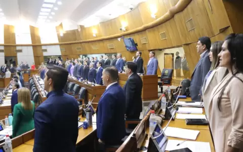 Comienzan mal: colorados dejan sin cu�rum sesi�n de Diputados "por tener un compromiso"