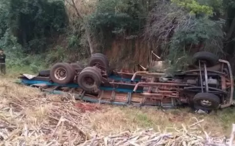 Registran accidente fatal en Caaguaz� tras vuelco de cami�n
