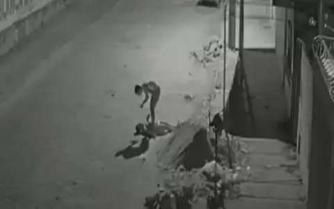 Rugbista agredi� a joven en la v�a p�blica, dijo que fue represalia por asalto a su padre anciano
