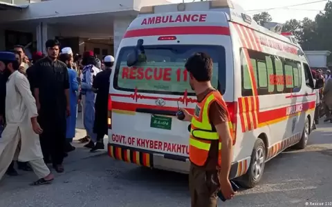 Pakist�n: al menos 40 personas mueren en explosi�n de bomba
