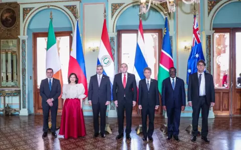 Presidente recibi� cartas credenciales de cinco embajadores concurrentes