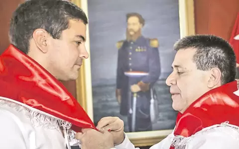 Denuncia por persecuci�n pol�tica: Cartes �tiene derecho a defenderse�, dice Pe�a