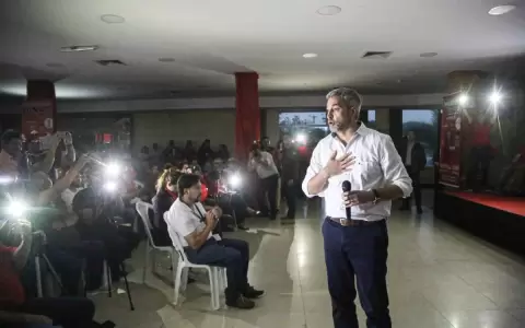 Presentan pedido de expulsi�n del presidente Mario Abdo de la ANR