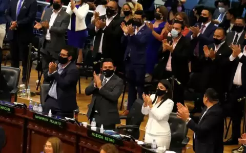 Parlamento de El Salvador aprueba juicios colectivos
