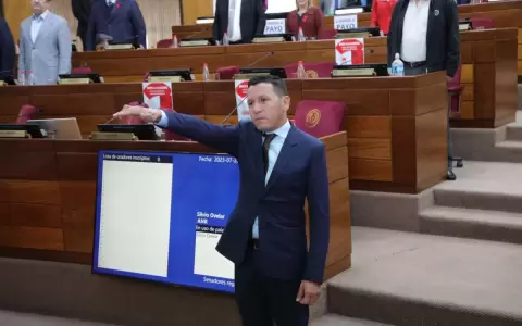 "Chaque�ito" dice seguir en Cruzada pero coquetea con el cartismo
