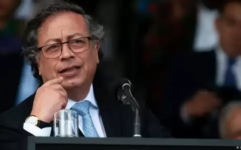 Encuesta: apoyo a presidente Petro cae en picada en Colombia