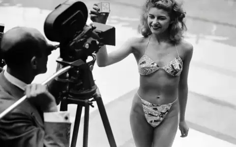El origen de la bikini: una propuesta indecente lanzada por una stripper que cay� como una bomba anat�mica