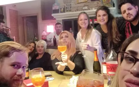 Influencers son blanco de cr�ticas por pol�mica foto